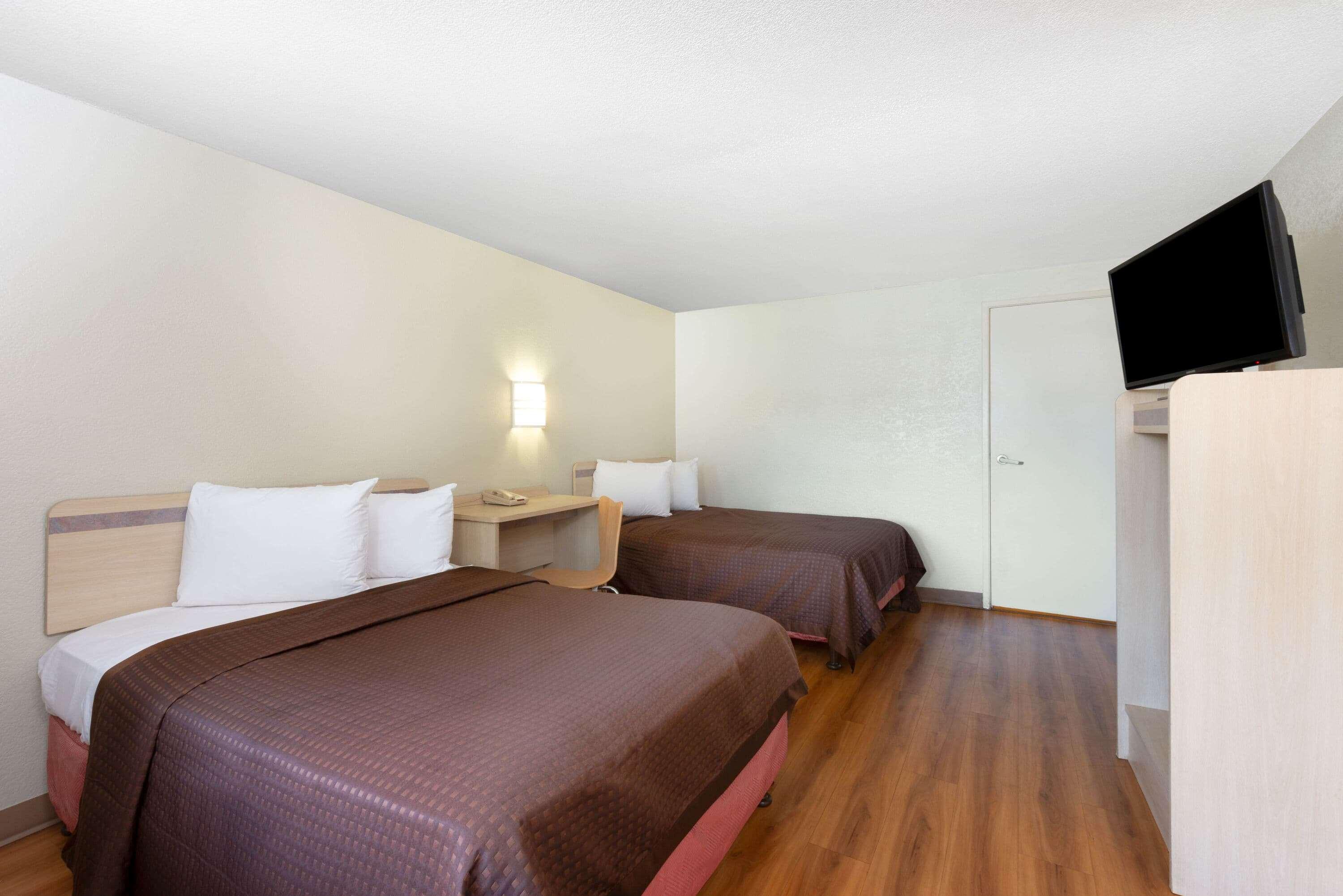 แทรเวลลอดจ์ บาย วินด์แฮม เอสซิงตัน / ฟิลาเดลเฟียแอร์พอร์ต Hotel ภายนอก รูปภาพ